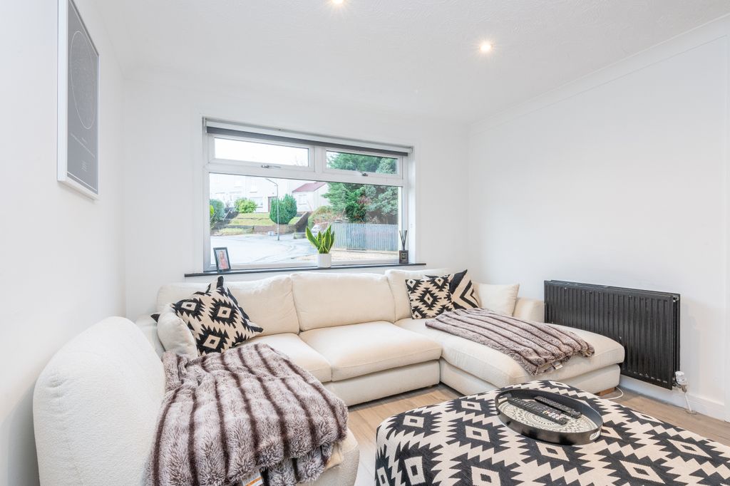 Property photo 3 of 43