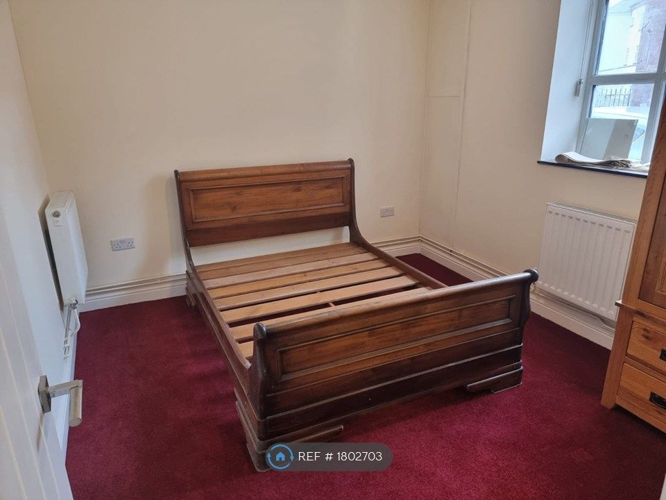 Property photo 3 of 9 Bedroom