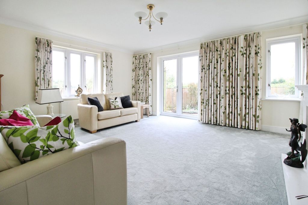 Property photo 2 of 29