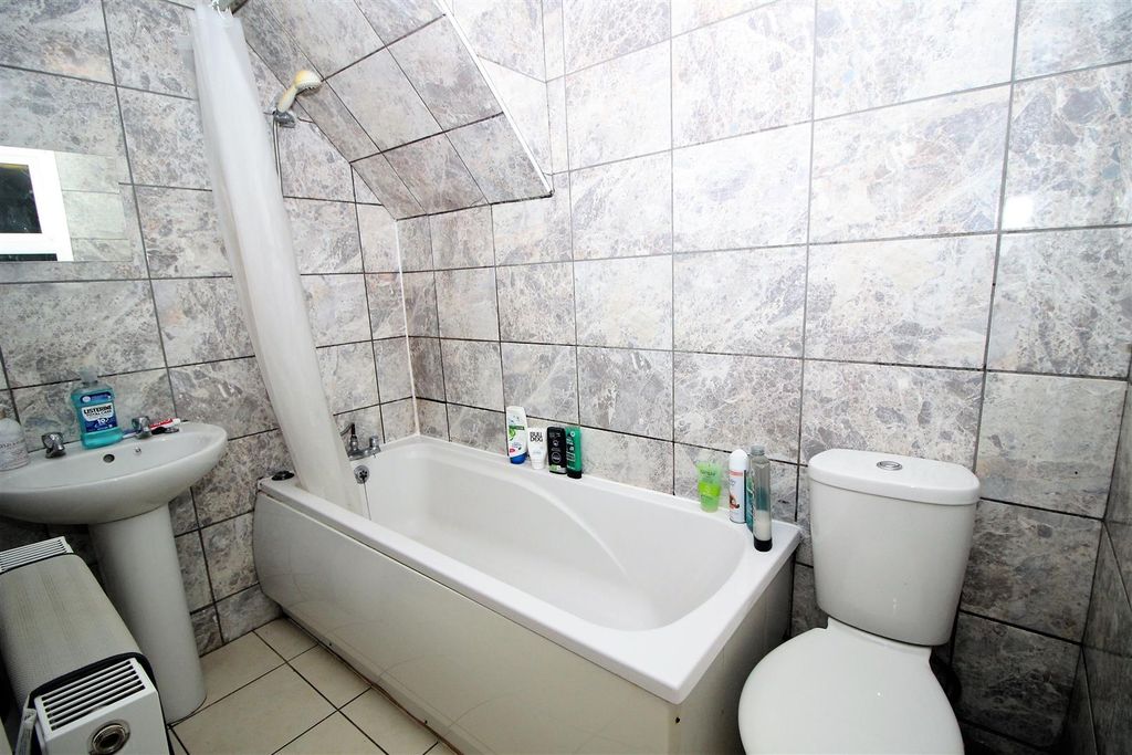 Property photo 3 of 6 Img_8904.Jpg