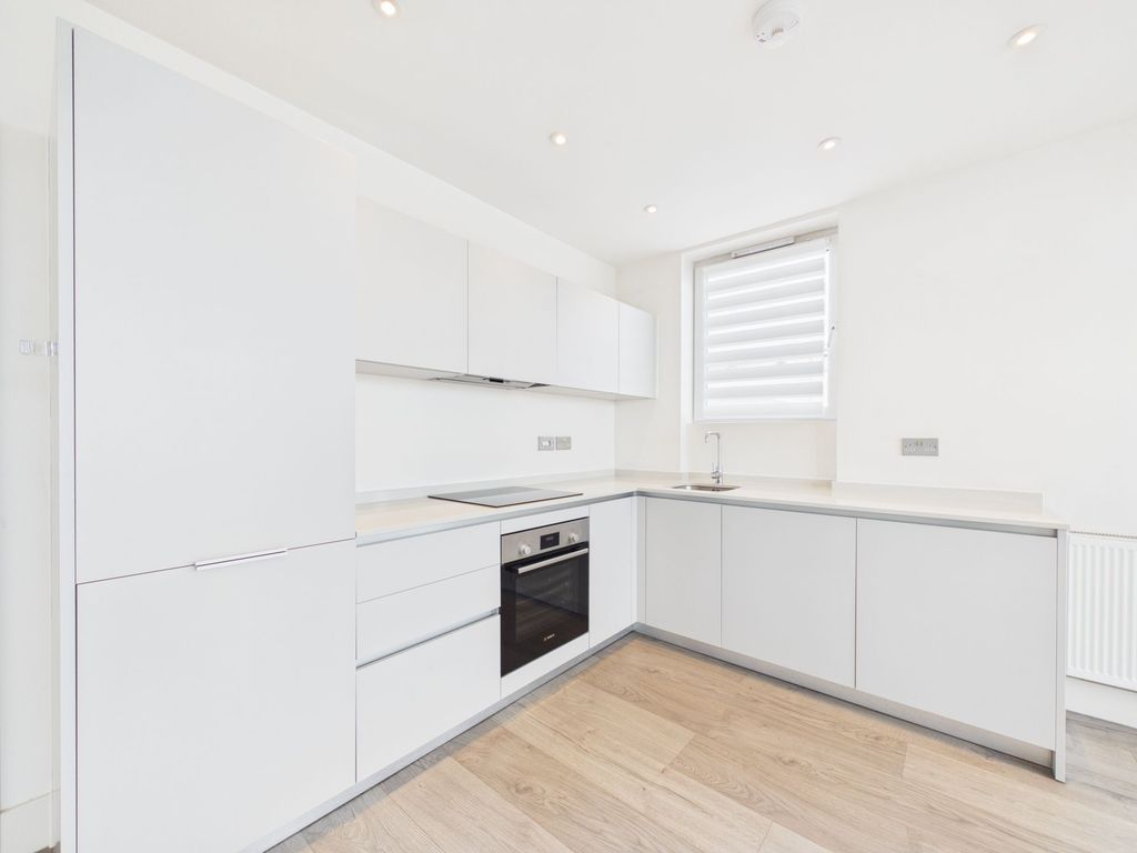 Property photo 1 of 9 Kitchen