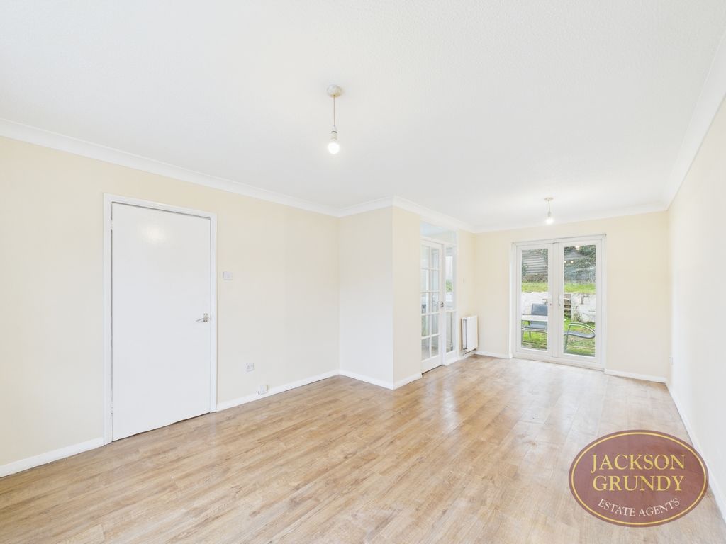 Property photo 3 of 16 Springwood Court