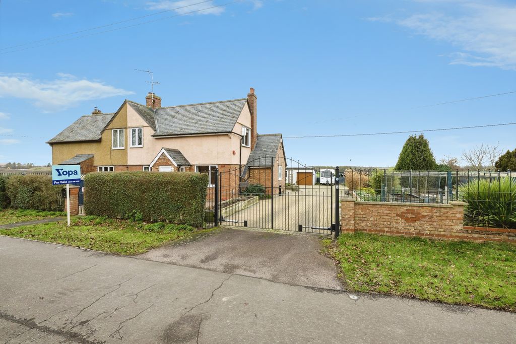 Property photo 1 of 21 Front