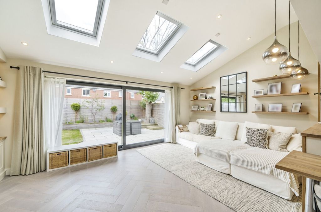 Property photo 1 of 19 Ewemove Harrogate Family Room