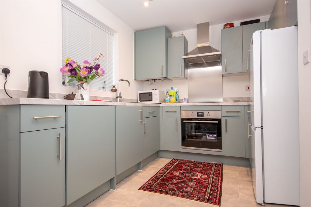 Property photo 3 of 11