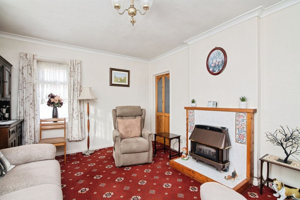 Property photo 2 of 21