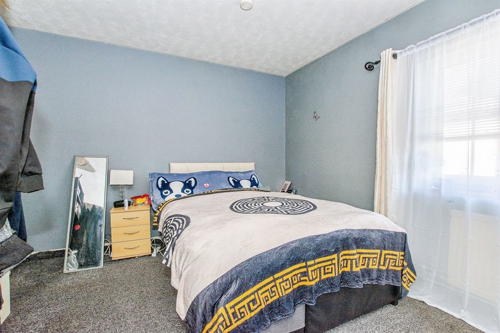 Property photo 3 of 11