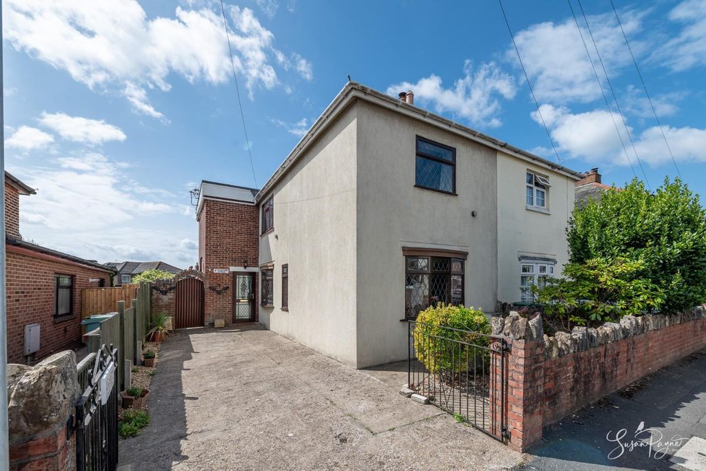 Property photo 1 of 33 4 Gladstone Cottage