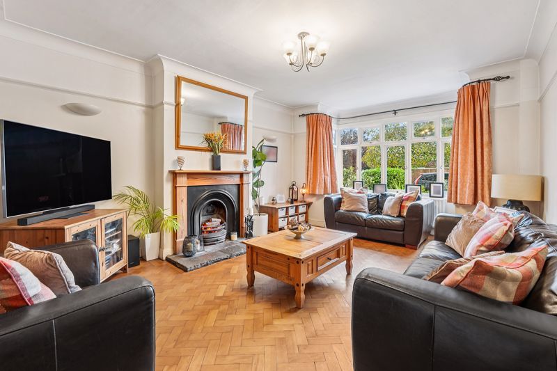 Property photo 2 of 15 Lounge