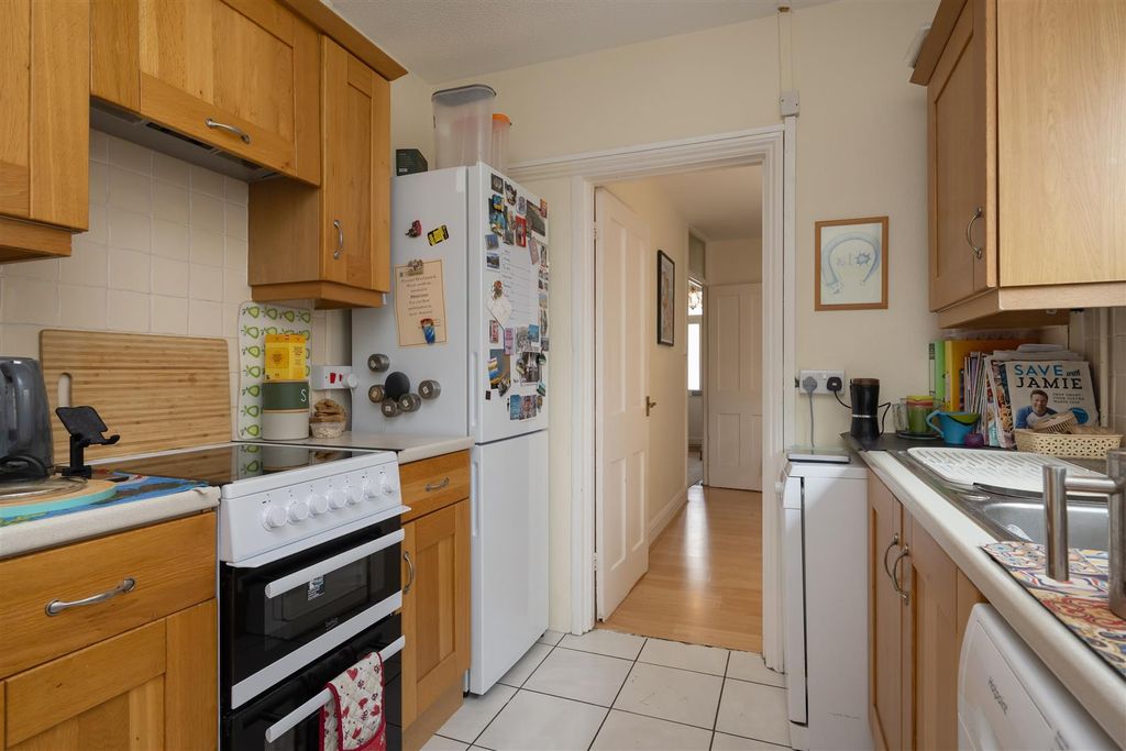 Property photo 3 of 13 Sydenham Street, Whitstable