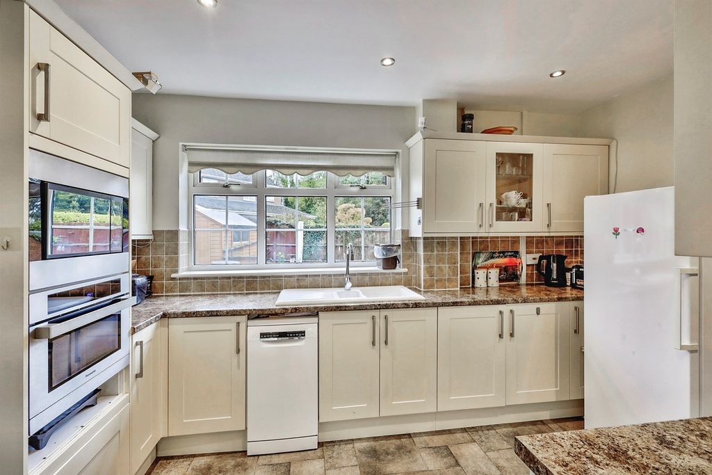 Additional image 7 of 4 bed detached house for saleGable Close, Daventry NN11