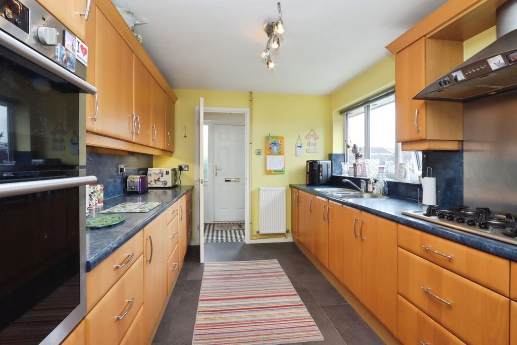 Property photo 3 of 24 Pbox-Img.Jpg