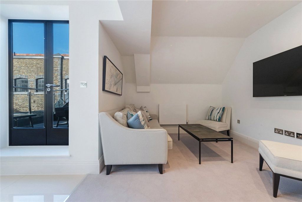 Property photo 1 of 8 Reception Room