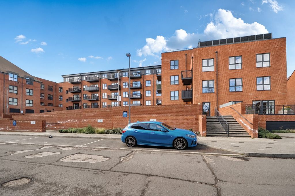 Property photo 1 of 10 4598061