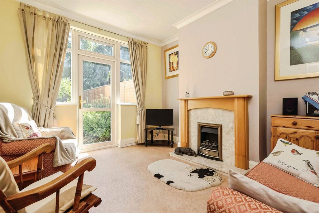 Property photo 2 of 17