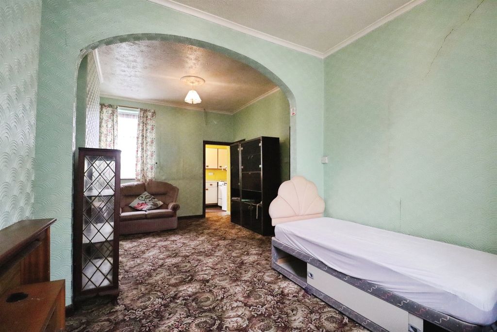 Property photo 2 of 13
