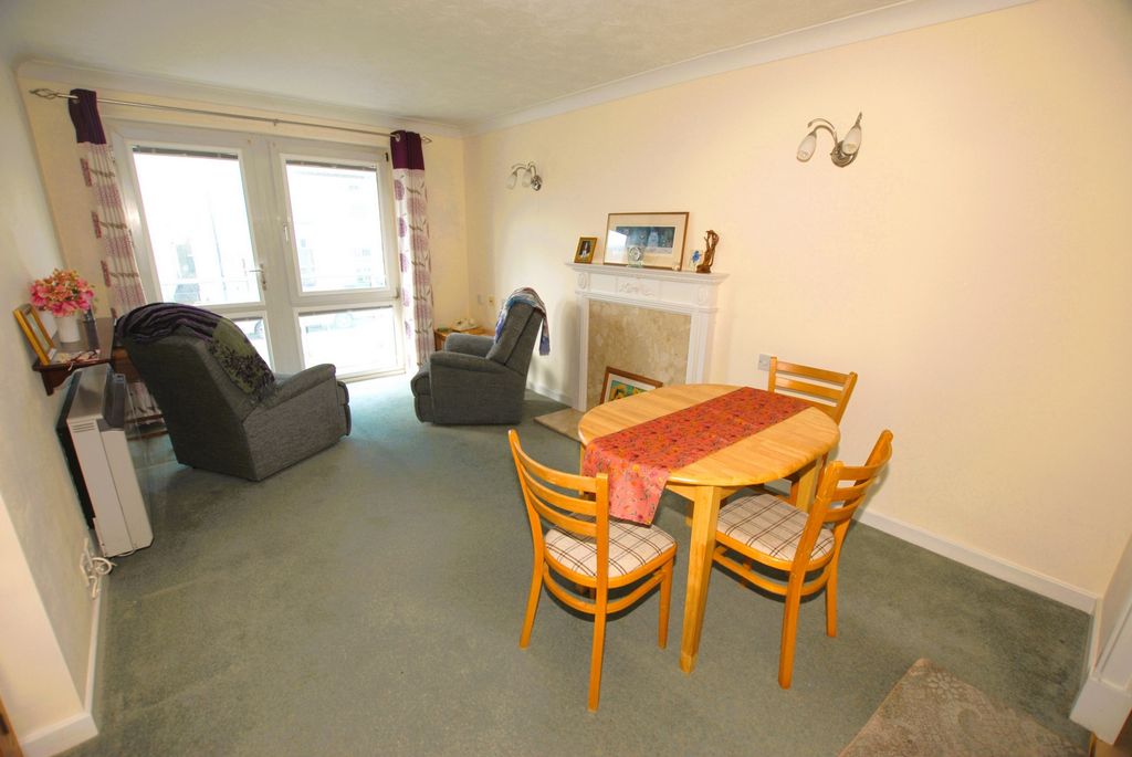 Property photo 3 of 13 Sitting/Dining Room