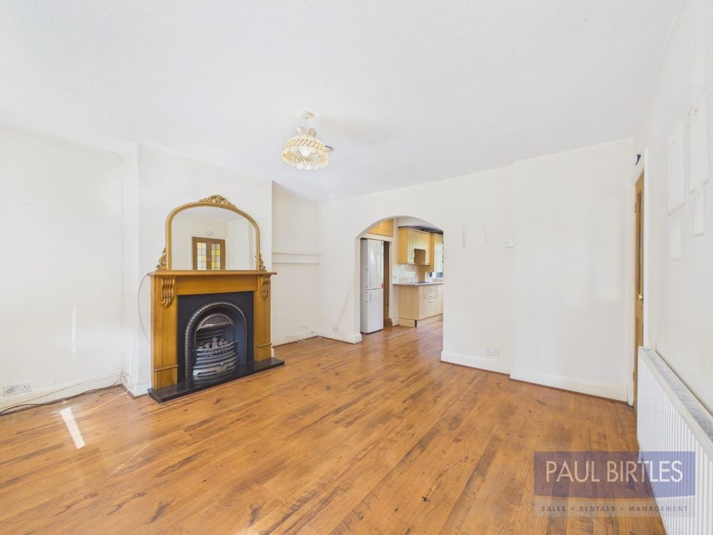 Property photo 3 of 19 Cam04378G0-Pr0434-Still001.Jpg