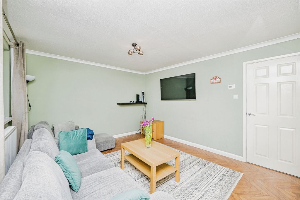 Property photo 2 of 35