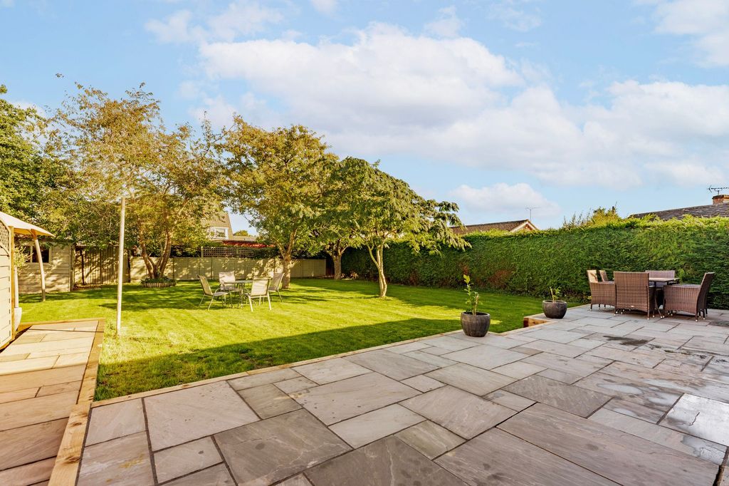 Property photo 2 of 23