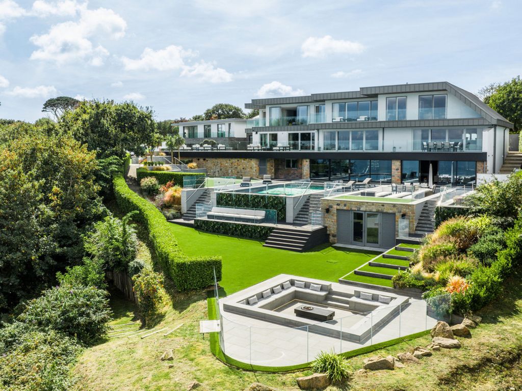 Property photo 1 of 50