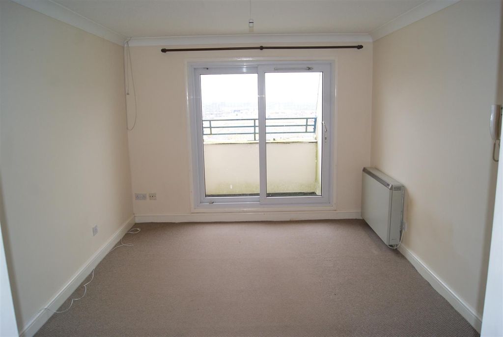 Property photo 3 of 6