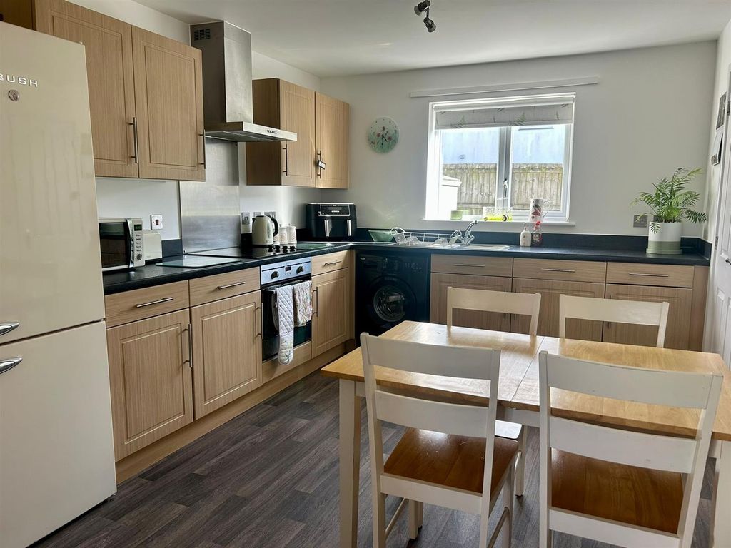 Property photo 2 of 14 Kitchen Diner.Jpg