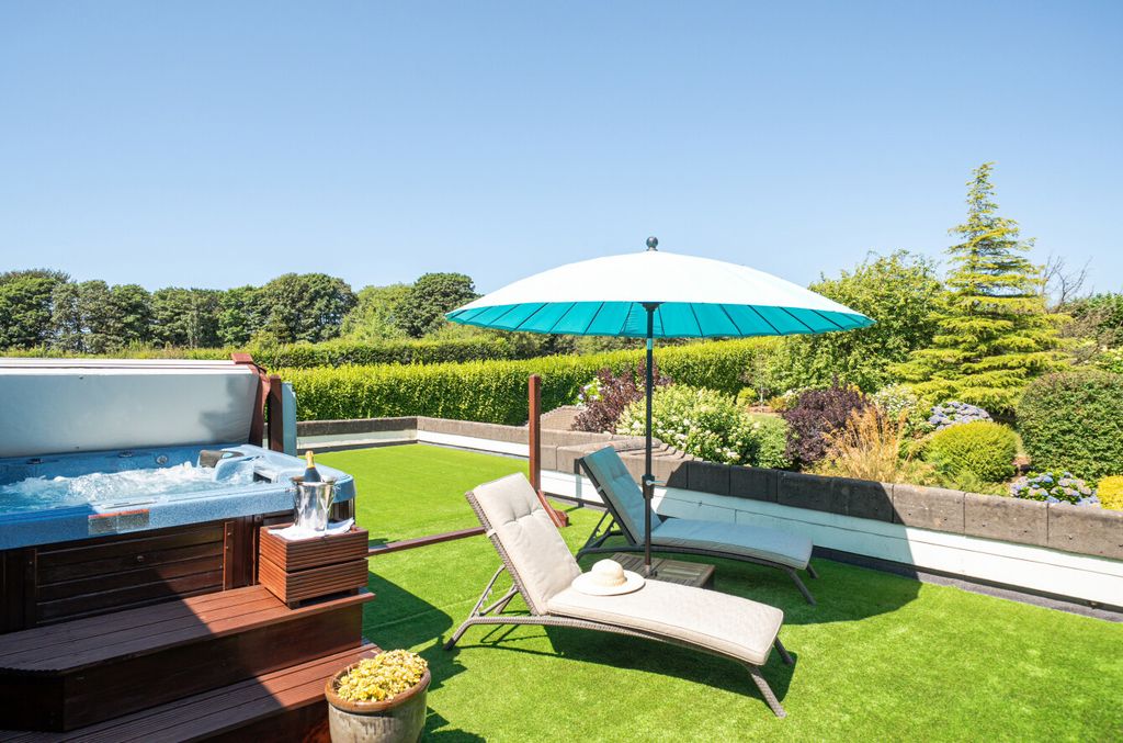 Property photo 3 of 34 1492365-32-6A5E57...