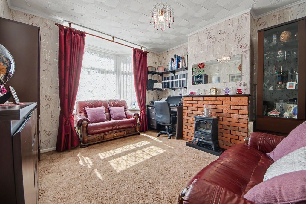 Property photo 2 of 15
