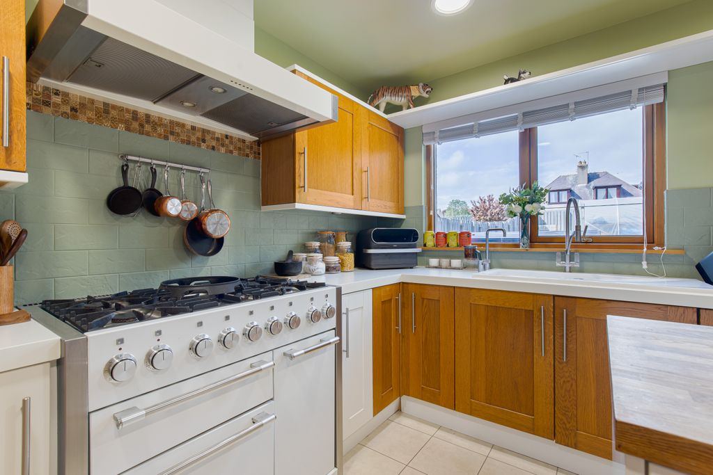 Property photo 3 of 29 Kitchen2