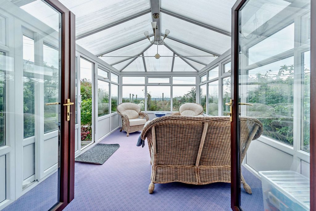 Property photo 1 of 33