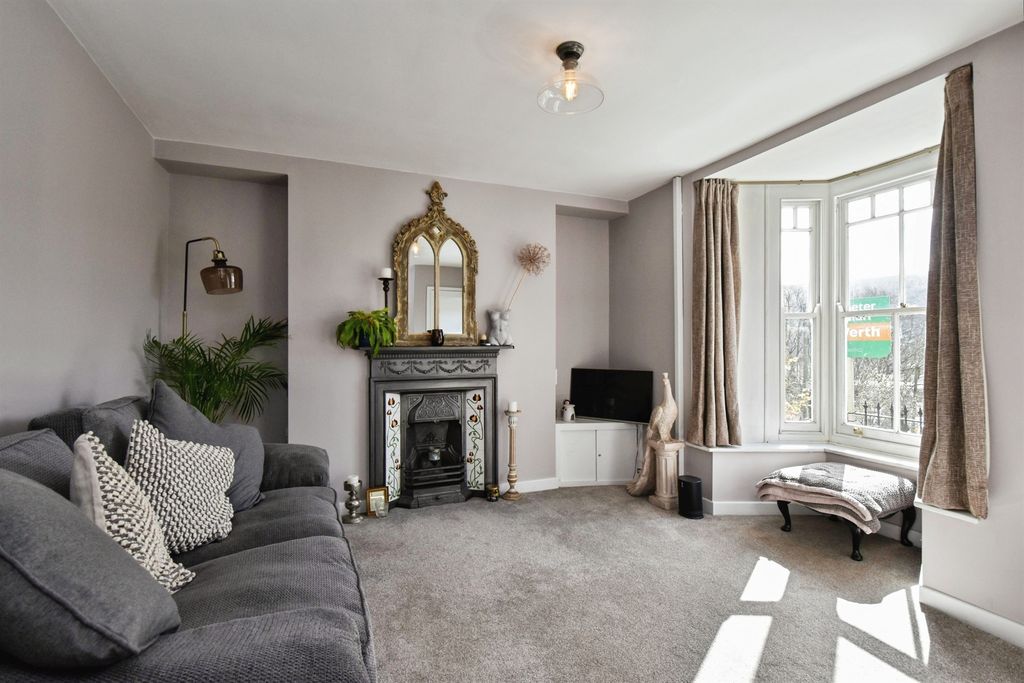 Property photo 3 of 20