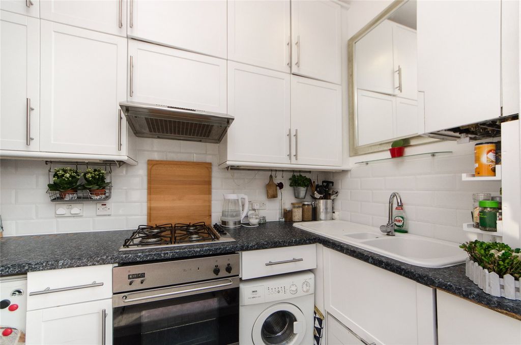 Property photo 2 of 5 Kitchen