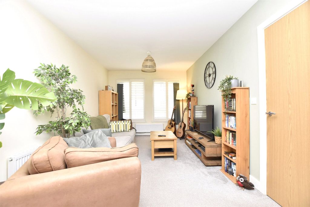 Property photo 3 of 11 Picture No. 24