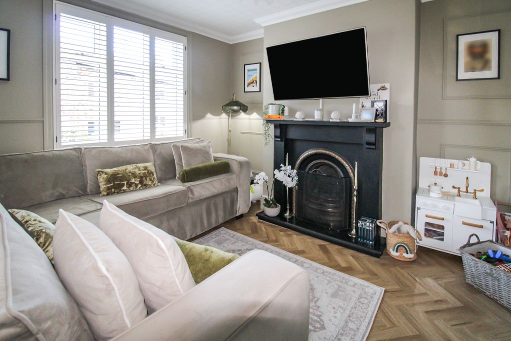 Property photo 2 of 10 Sitting Room