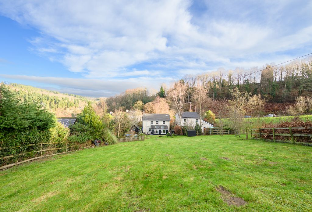 Property photo 2 of 17 Savignoc Cottage-32