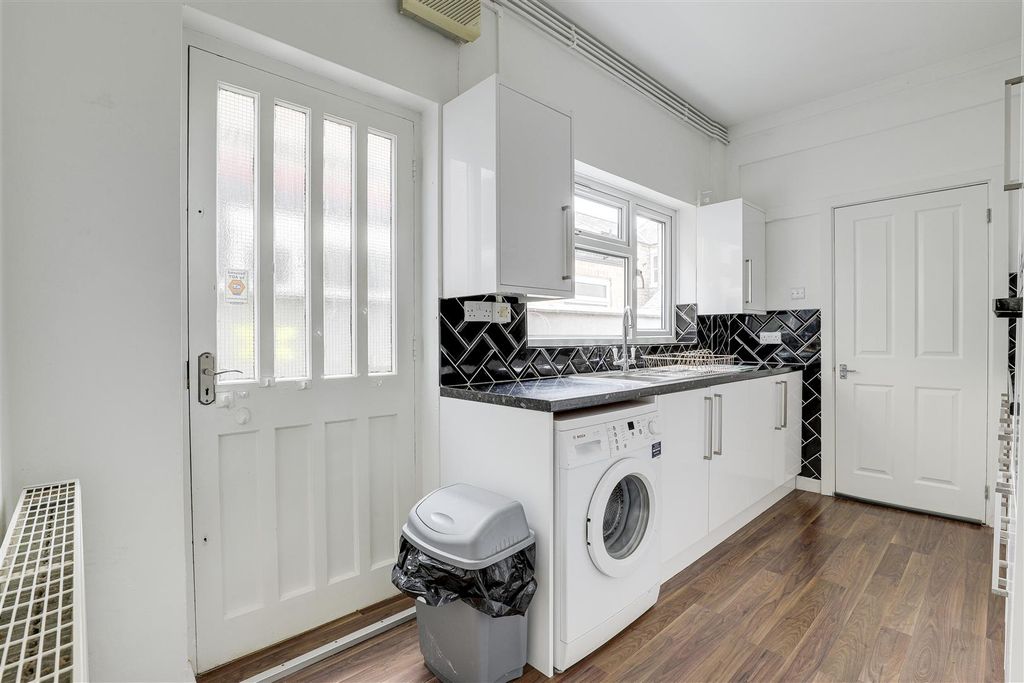 Property photo 2 of 15 01.Jpg