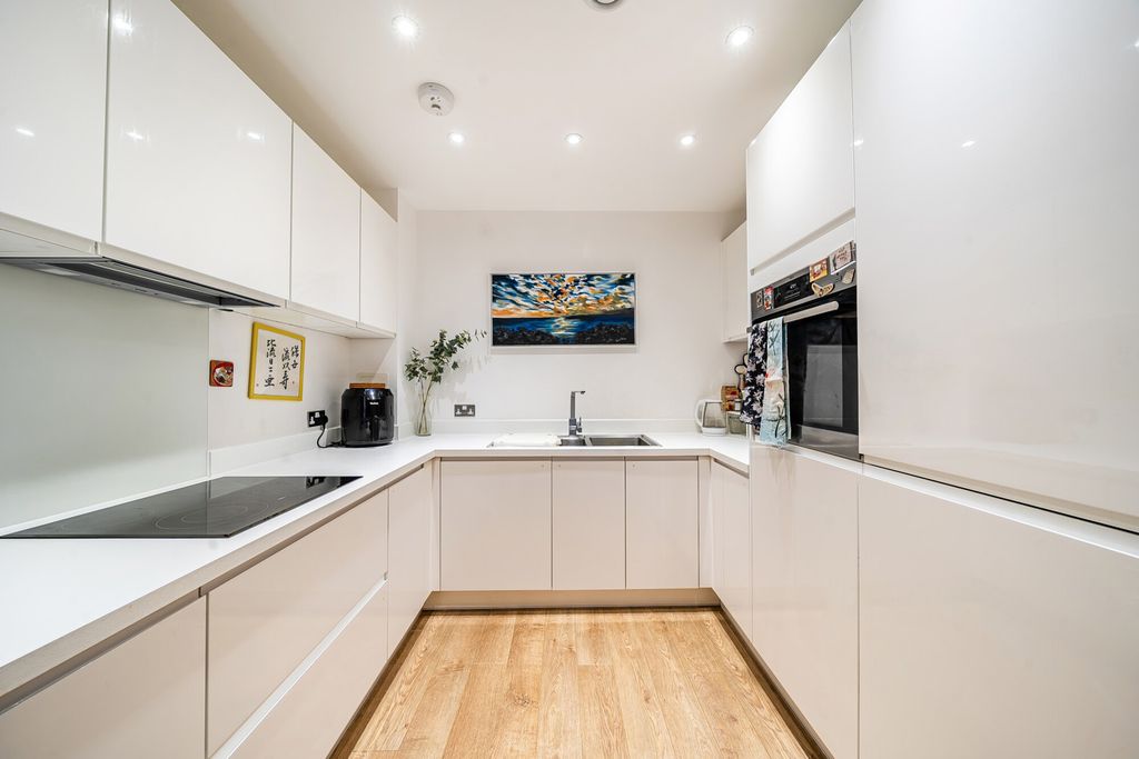 Property photo 2 of 19 Kitchen