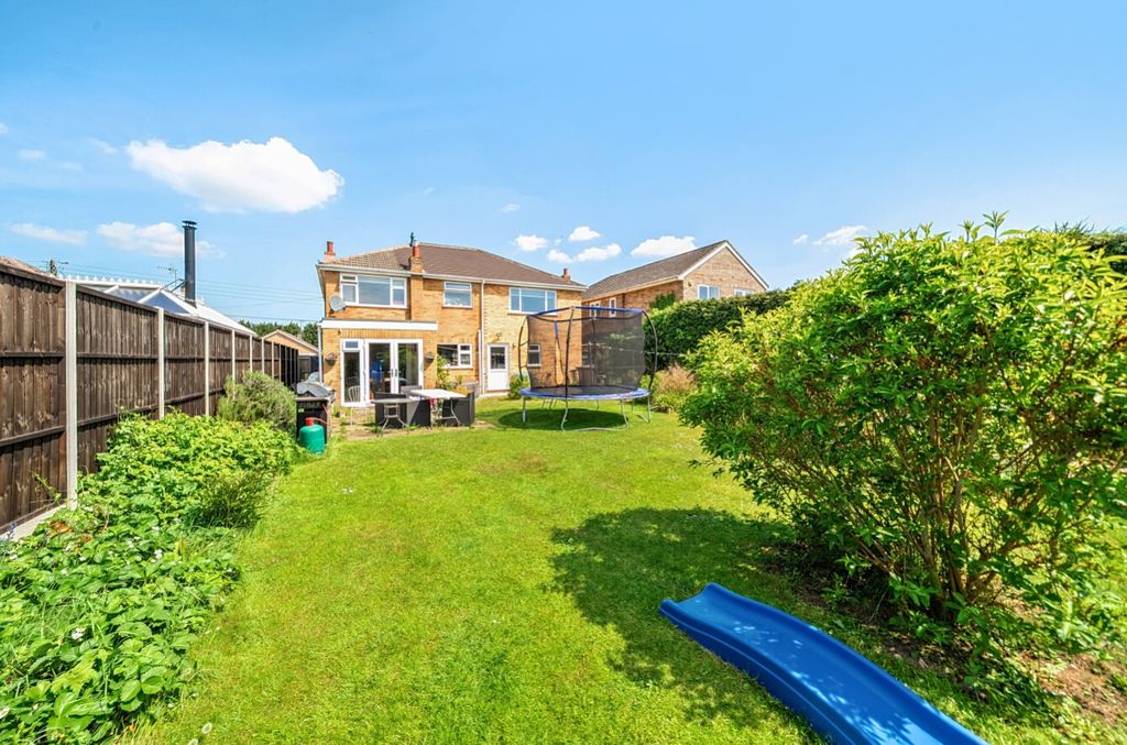 Property photo 2 of 30 1453861-24-69Fe8A4989775