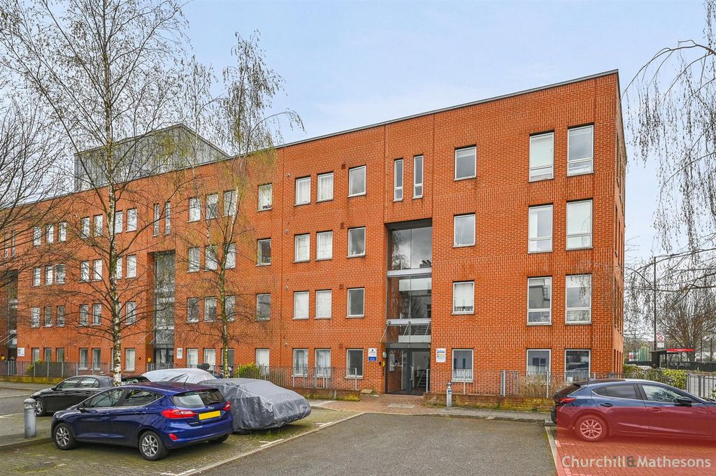 Property photo 1 of 9