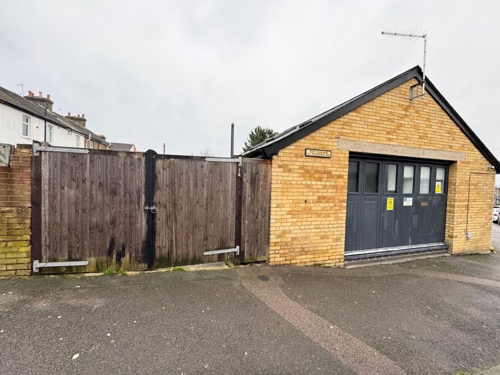 Property photo 1 of 7 External.Jpg