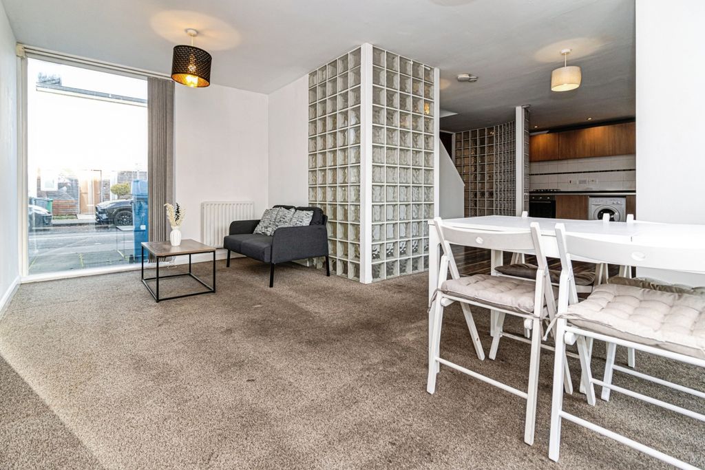 Property photo 3 of 12 Photo