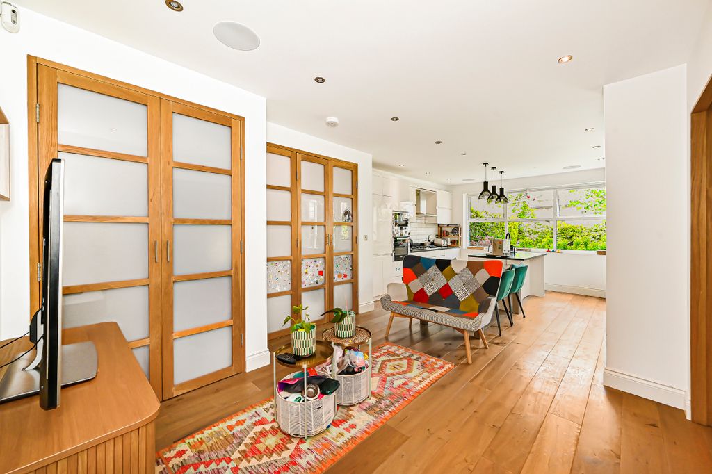 Property photo 1 of 25