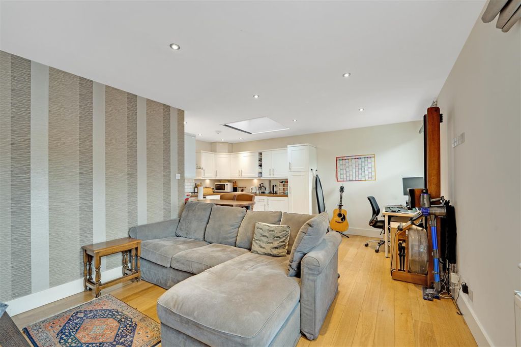 Property photo 2 of 9 Property Photo