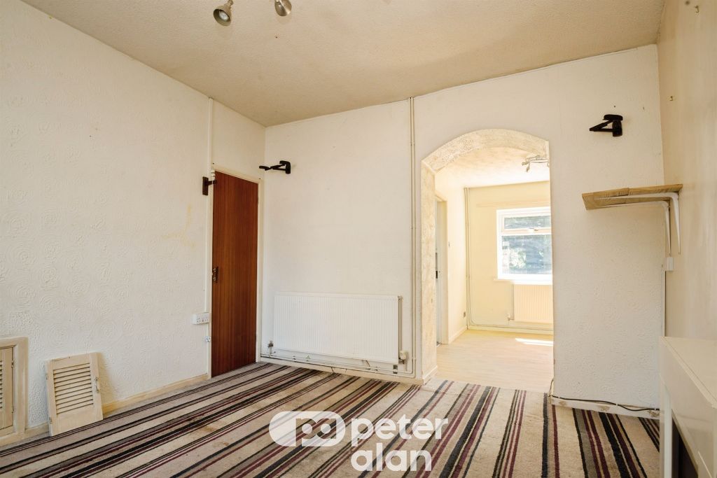 Property photo 2 of 32