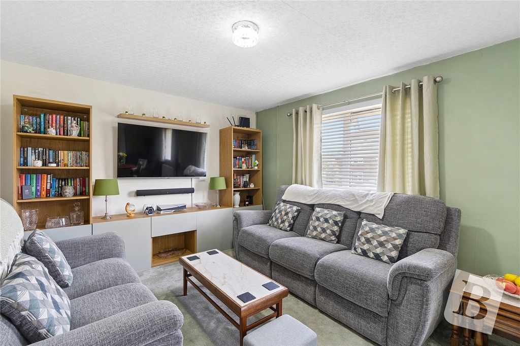 Property photo 3 of 14 Living/Dining Room