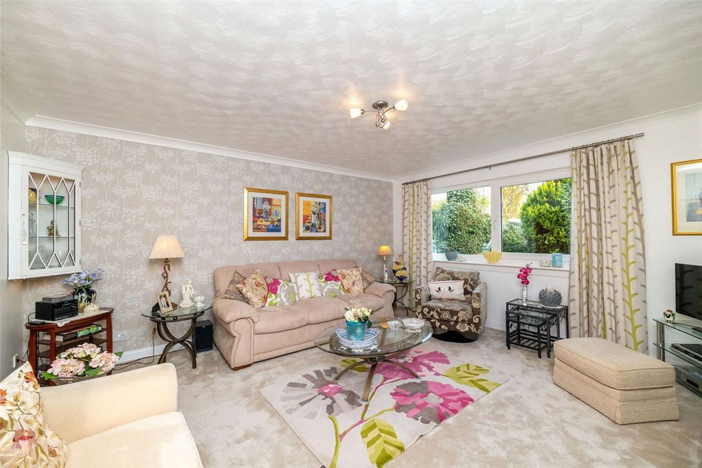 Property photo 3 of 42 Sitting Room