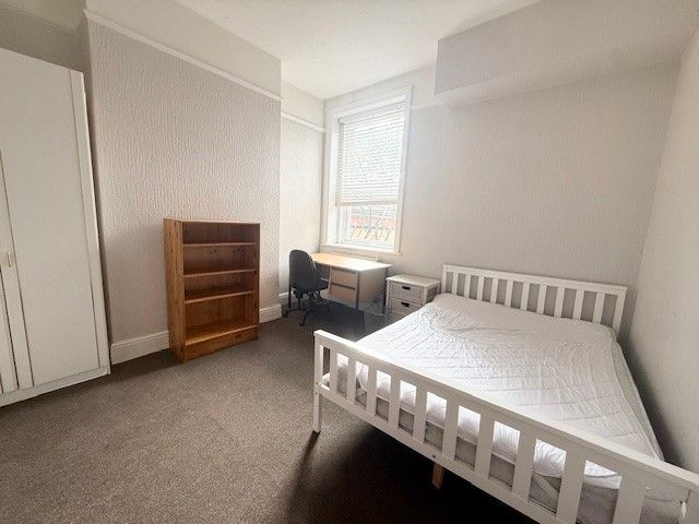 Property photo 2 of 13 Room