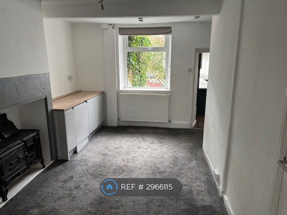 Property photo 3 of 9 Dining Room