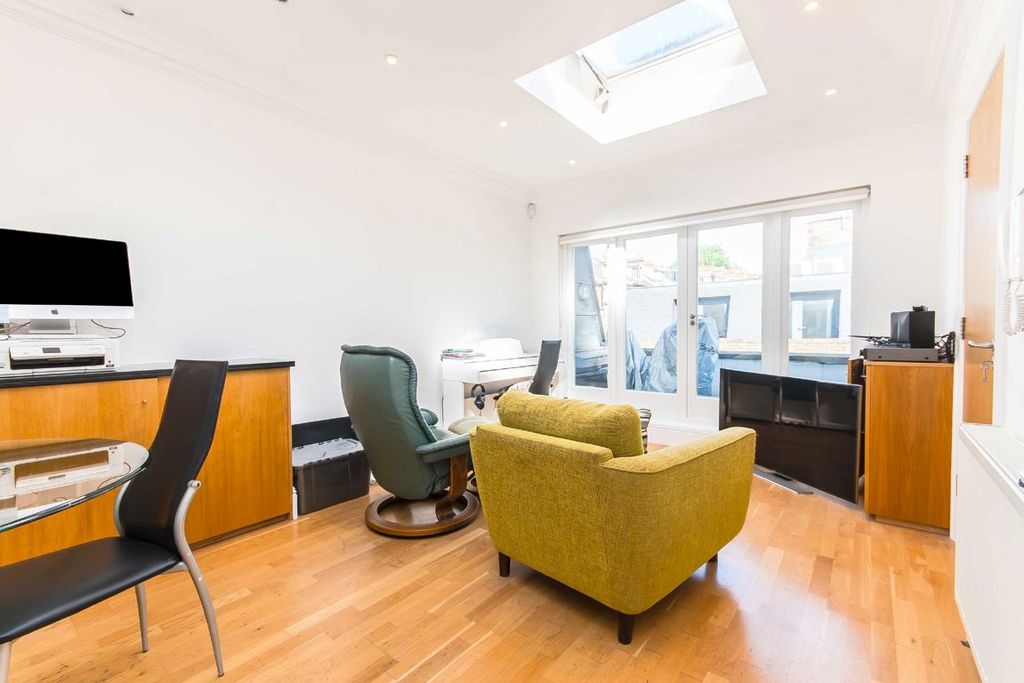 Property photo 2 of 6